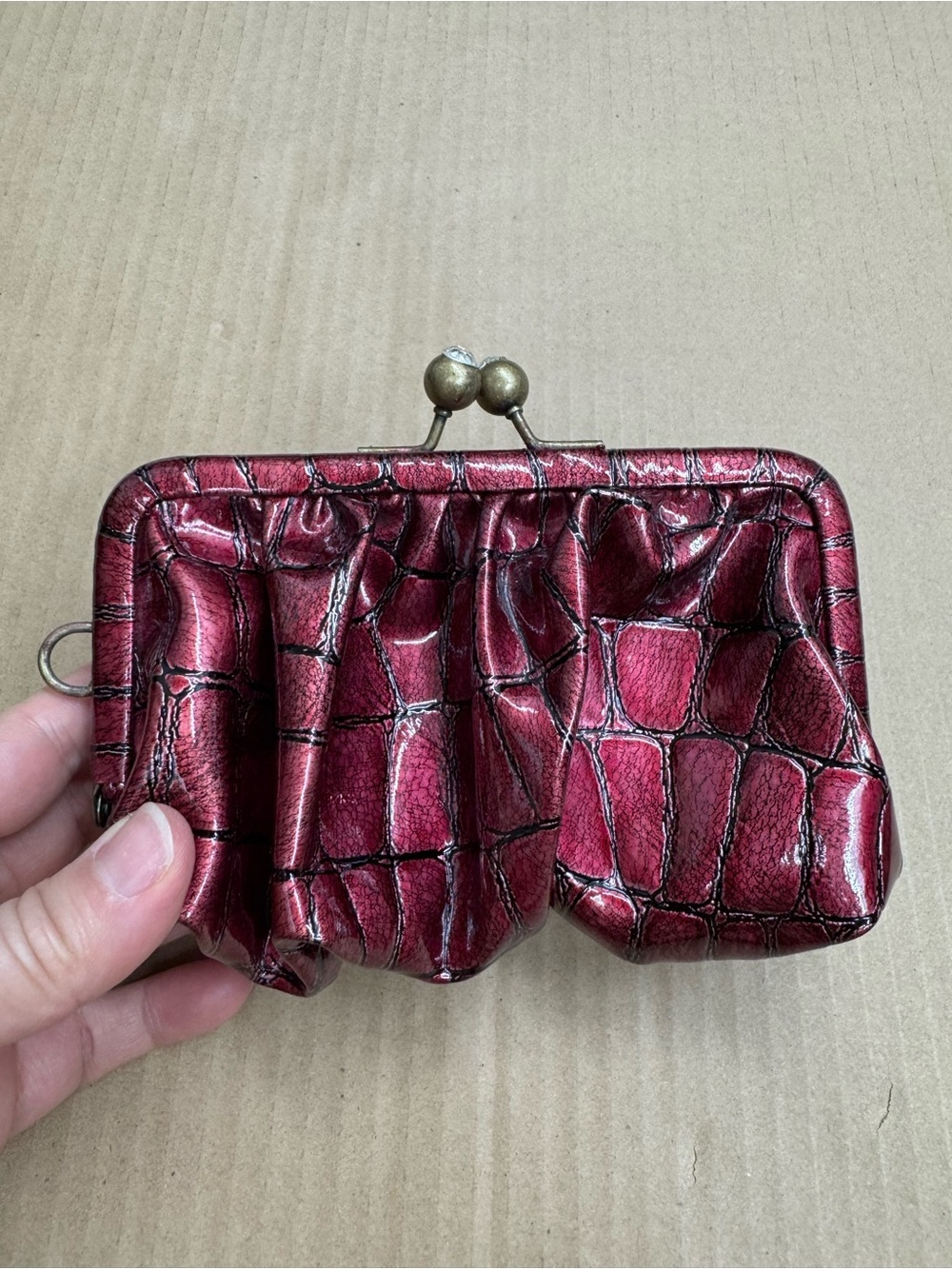 Vintage .Simply Vera Vera Wang Red Croc-Embossed Kiss-Lock Coin Purse